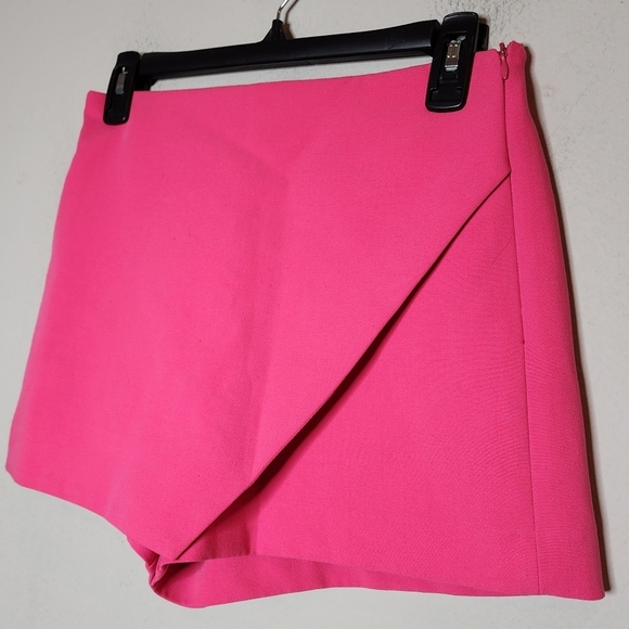 Zara hot pink asymmetrical skort. Women's size small. - Picture 8 of 12